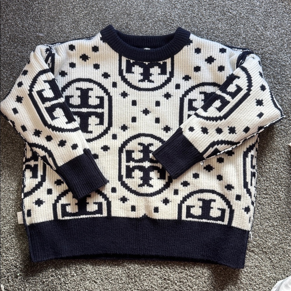 Very beautiful Navy and White Patterned Sweater like new !! - Picture 8 of 10